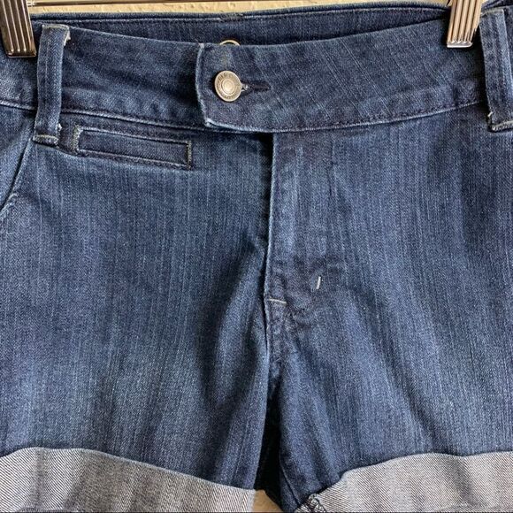 Old Navy "The Diva" Blue Denim Jean Shorts -Cuffed Size 8 - Picture 5 of 8